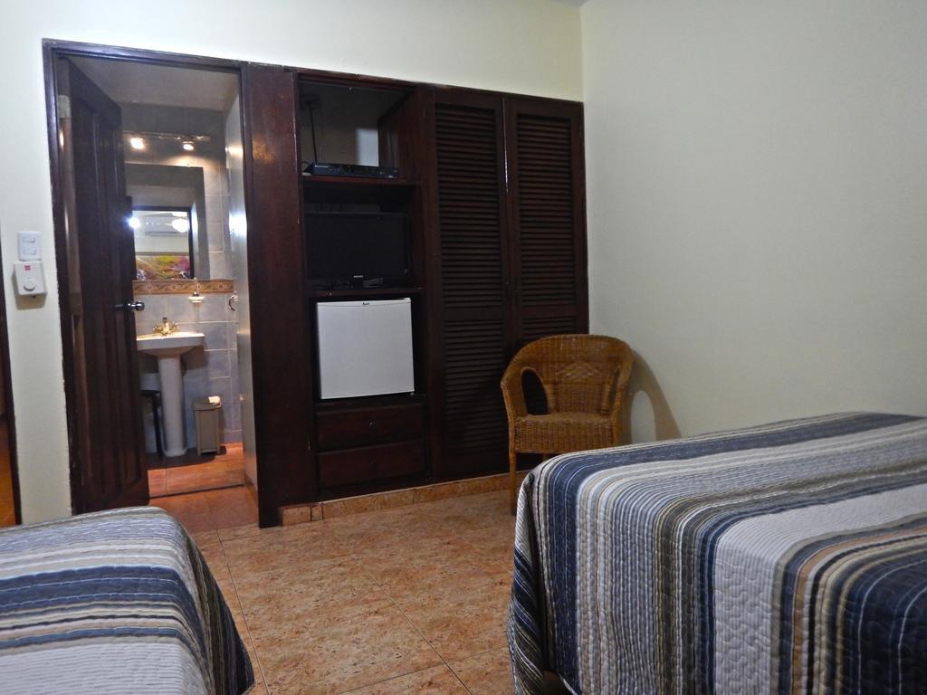 Suite Colonial Santo Domingo Room photo