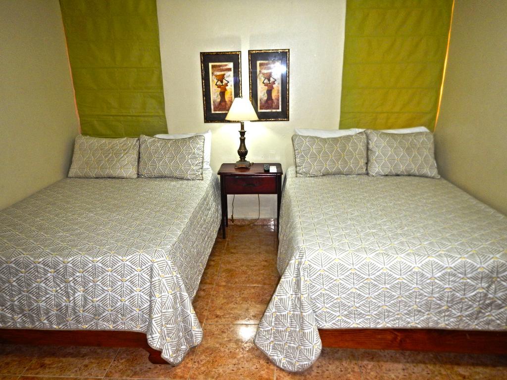 Suite Colonial Santo Domingo Room photo