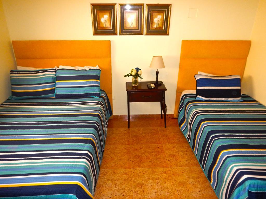 Suite Colonial Santo Domingo Room photo