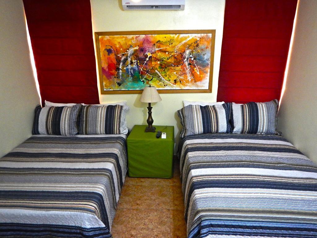 Suite Colonial Santo Domingo Room photo