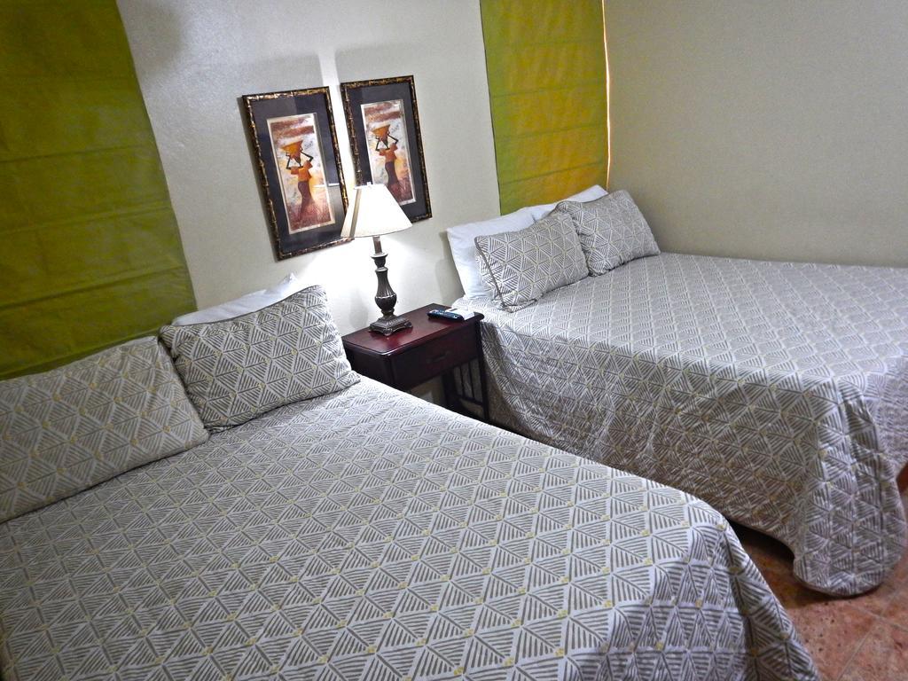 Suite Colonial Santo Domingo Room photo